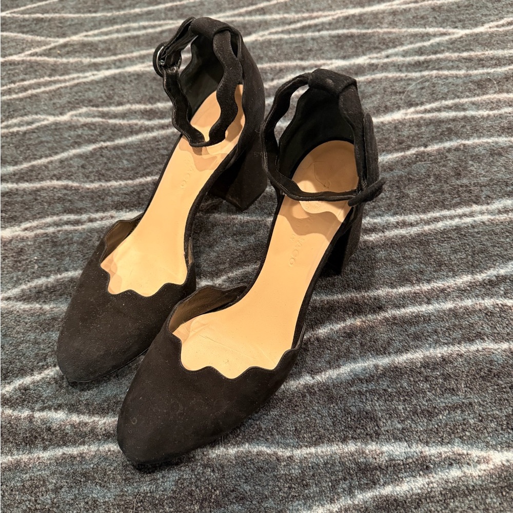 Club Monaco Scalloped suede block heels